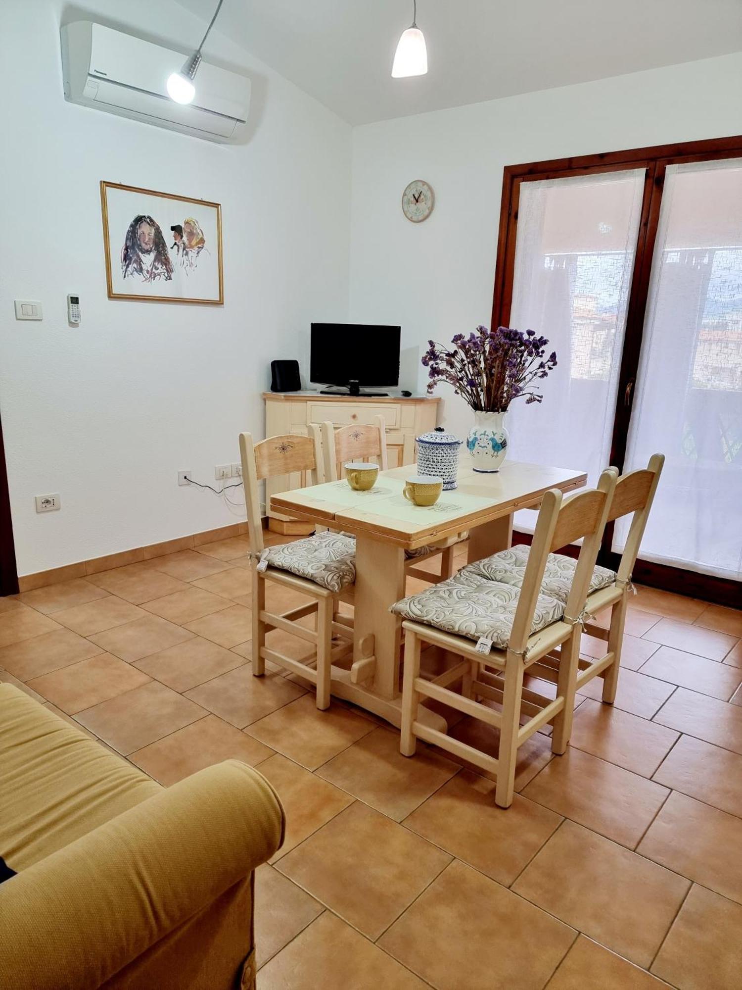 La Casa Di Arly Apartamento Olbia Exterior foto